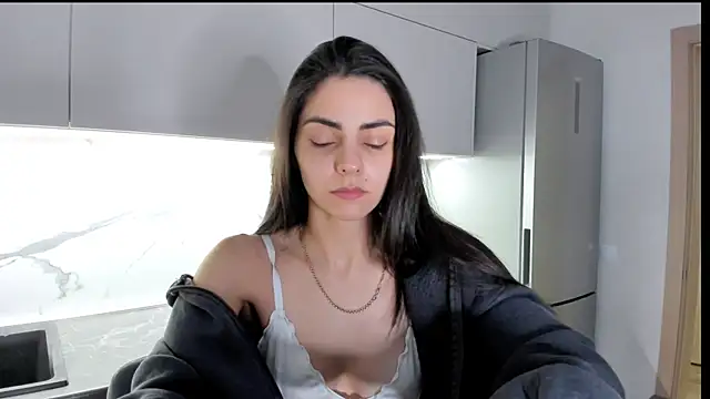 EmiliaZen online show from February 6, 9:28 pm