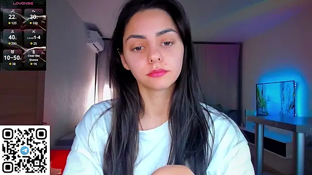 Snapshot of EmiliaZen chatting on April 25, 7:22 pm EmiliaZen online show from April 25, 7:22 pm
