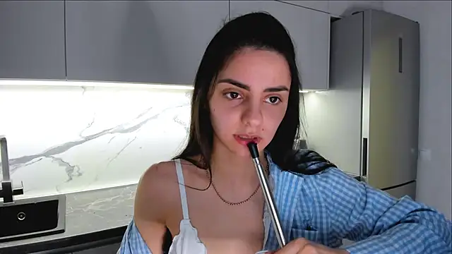 EmiliaZen online show from March 7, 9:17 pm