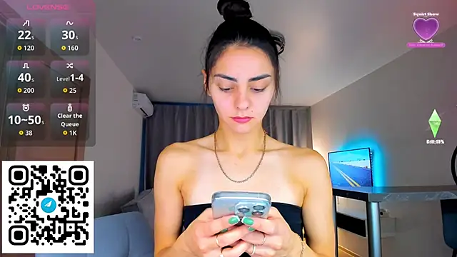 EmiliaZen online show from October 9, 2:39 pm