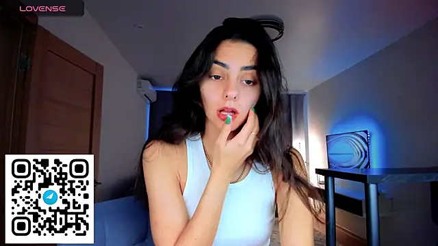 EmiliaZen online show from October 10, 1:12 pm