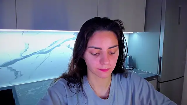 EmiliaZen online show from June 17, 8:08 pm