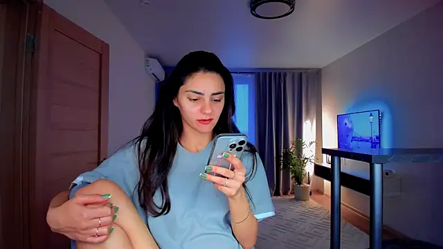 EmiliaZen online show from October 7, 2:40 pm