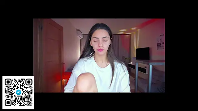 EmiliaZen online show from March 22, 7:37 pm