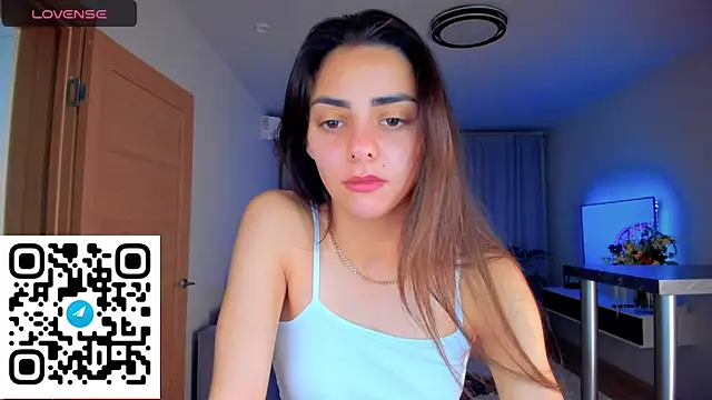 EmiliaZen online show from October 27, 5:36 pm