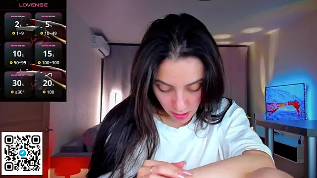 EmiliaZen online show from April 13, 9:41 pm