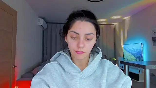 EmiliaZen online show from April 10, 4:25 pm