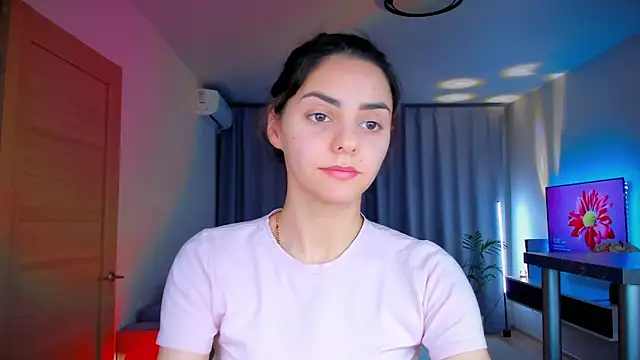 EmiliaZen online show from February 15, 3:22 pm