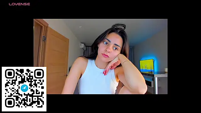 EmiliaZen online show from November 9, 4:44 pm