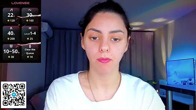 EmiliaZen online show from April 17, 4:43 pm