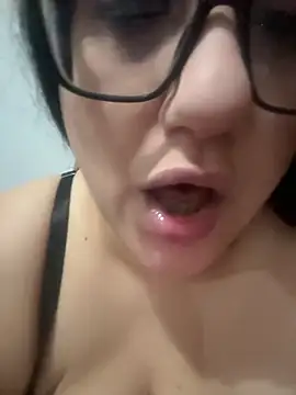 daianaspencer online show from February 21, 7:21 am