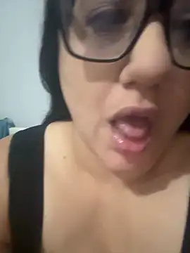 daianaspencer online show from October 28, 7:29 am