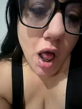 daianaspencer online show from November 18, 7:44 am