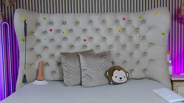 PlayfulShow online show from April 8, 2:18 pm