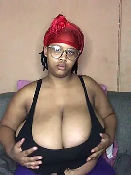 Snapshot of NonoGotBoobies chatting on February 13, 5:16 am NonoGotBoobies online show from February 13, 5:16 am