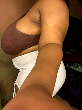 NonoGotBoobies online show from November 2, 8:30 am