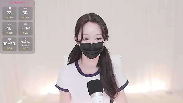 Snapshot of 33bellla333 chatting on February 7, 11:34 am 33bellla333 online show from February 7, 11:34 am