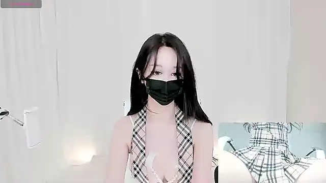 Snapshot of 33bellla333 chatting on February 10, 11:04 am 33bellla333 online show from February 10, 11:04 am