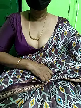 Snapshot of niiveditha chatting on March 20, 12:30 am niiveditha online show from March 20, 12:30 am