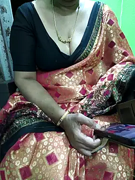 Snapshot of niiveditha chatting on October 12, 10:38 am niiveditha online show from October 12, 10:38 am