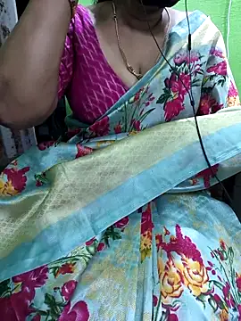 Snapshot of niiveditha chatting on October 7, 5:41 am niiveditha online show from October 7, 5:41 am