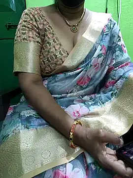 Snapshot of niiveditha chatting on September 21, 11:48 am niiveditha online show from September 21, 11:48 am