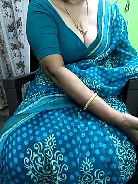 Snapshot of niiveditha chatting on September 19, 2:26 am niiveditha online show from September 19, 2:26 am