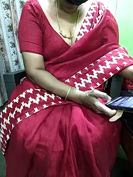 Snapshot of niiveditha chatting on September 17, 7:32 am niiveditha online show from September 17, 7:32 am