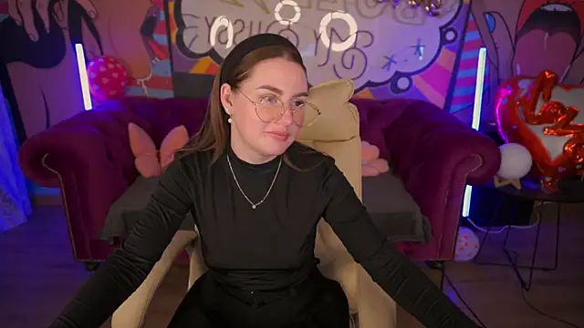 Snapshot of DivineJass chatting on March 3, 10:17 am DivineJass online show from March 3, 10:17 am