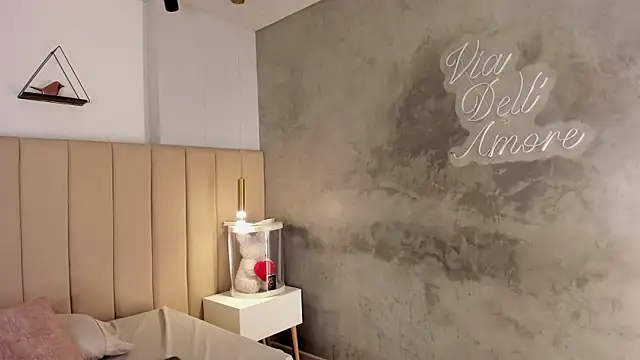 Zoee monroe online show from February 11, 10:31 pm