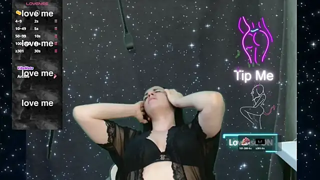 Snapshot of FetishLady89 chatting on December 5, 6:06 pm FetishLady89 online show from December 5, 6:06 pm