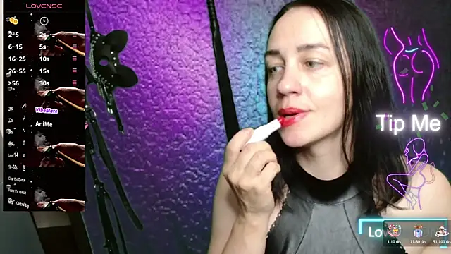 Snapshot of FetishLady89 chatting on June 22, 6:27 pm FetishLady89 online show from June 22, 6:27 pm