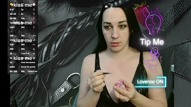 Snapshot of FetishLady89 chatting on December 2, 5:14 pm FetishLady89 online show from December 2, 5:14 pm