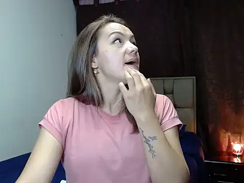 Snapshot of PenelopeMist chatting on February 7, 1:57 am PenelopeMist online show from February 7, 1:57 am