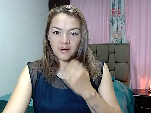 PenelopeMist online show from November 21, 7:57 pm