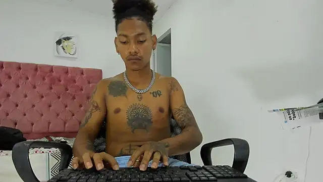 Snapshot of blackdirty420 chatting on February 19, 6:43 pm blackdirty420 online show from February 19, 6:43 pm