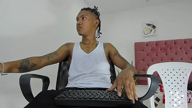 Snapshot of blackdirty420 chatting on March 21, 4:40 pm blackdirty420 online show from March 21, 4:40 pm
