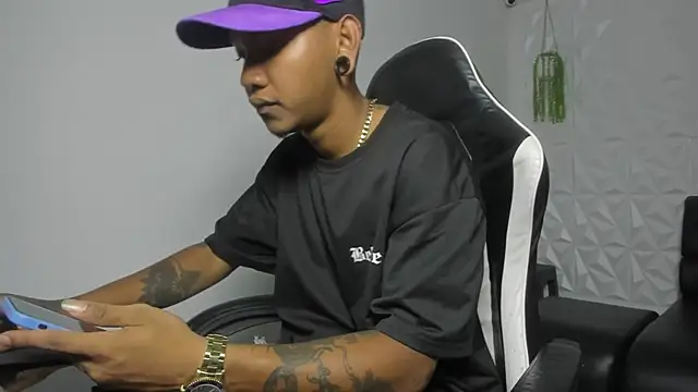 blackdirty420 online show from February 14, 2:39 pm