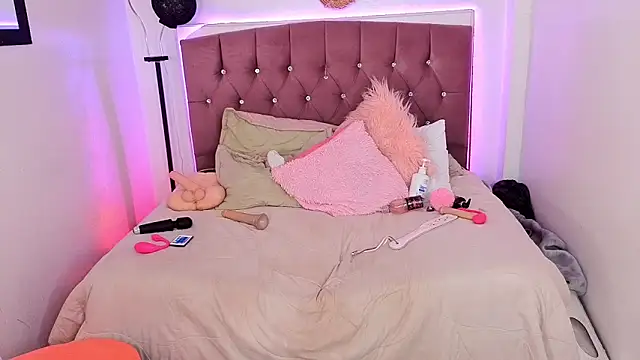 lizha milf online show from January 31, 7:12 pm