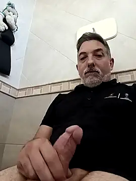 Snapshot of Sexyguycumming chatting on March 15, 8:32 pm Sexyguycumming online show from March 15, 8:32 pm