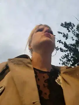 Sexybiene969 online show from October 1, 4:44 pm