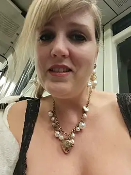 Sexybiene969 online show from November 14, 4:10 pm