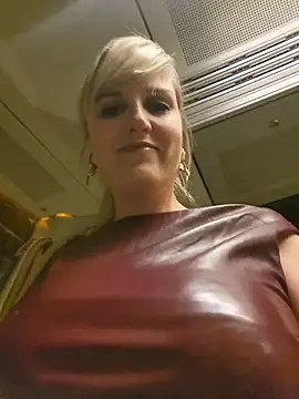 Sexybiene969 online show from October 29, 5:12 pm