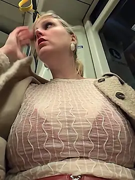 Snapshot of Sexybiene969 chatting on January 10, 5:08 pm Sexybiene969 online show from January 10, 5:08 pm