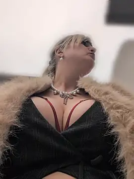 Sexybiene969 online show from April 14, 4:12 pm