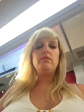 Sexybiene969 online show from September 15, 4:07 pm