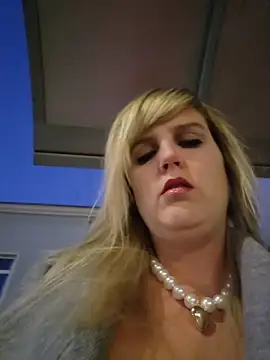 Sexybiene969 online show from November 7, 4:00 pm