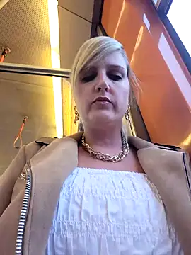 Sexybiene969 online show from September 10, 3:55 pm