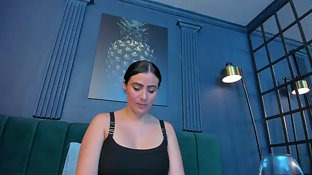 scarlet edwars online show from March 20, 7:15 pm