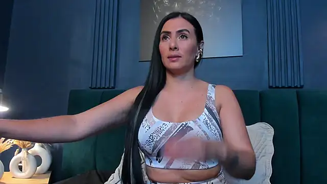 scarlet edwars online show from December 21, 6:20 pm